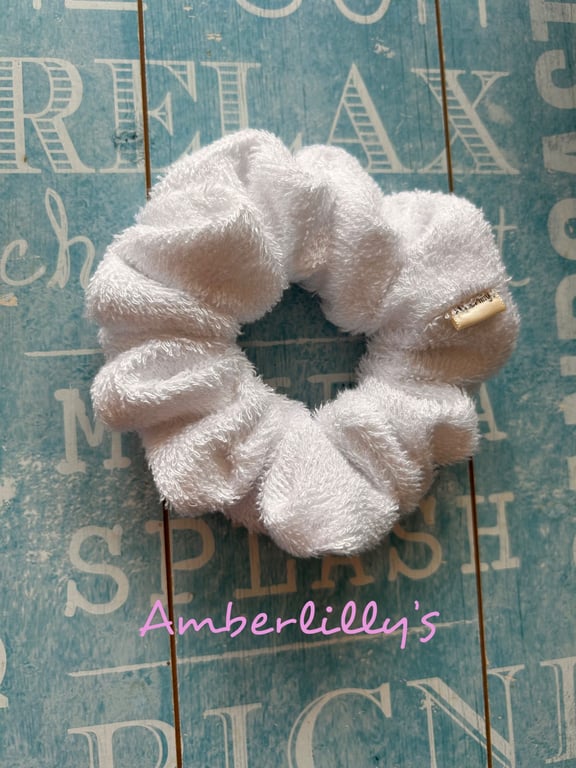 Towelling scrunchie in white bamboo fabric