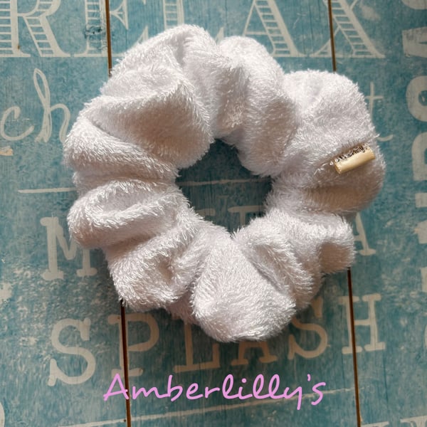 Towelling scrunchie in white bamboo fabric