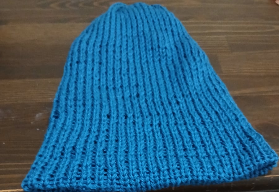 unisex adult 100% cashmere hand knitted royal blue beanie
