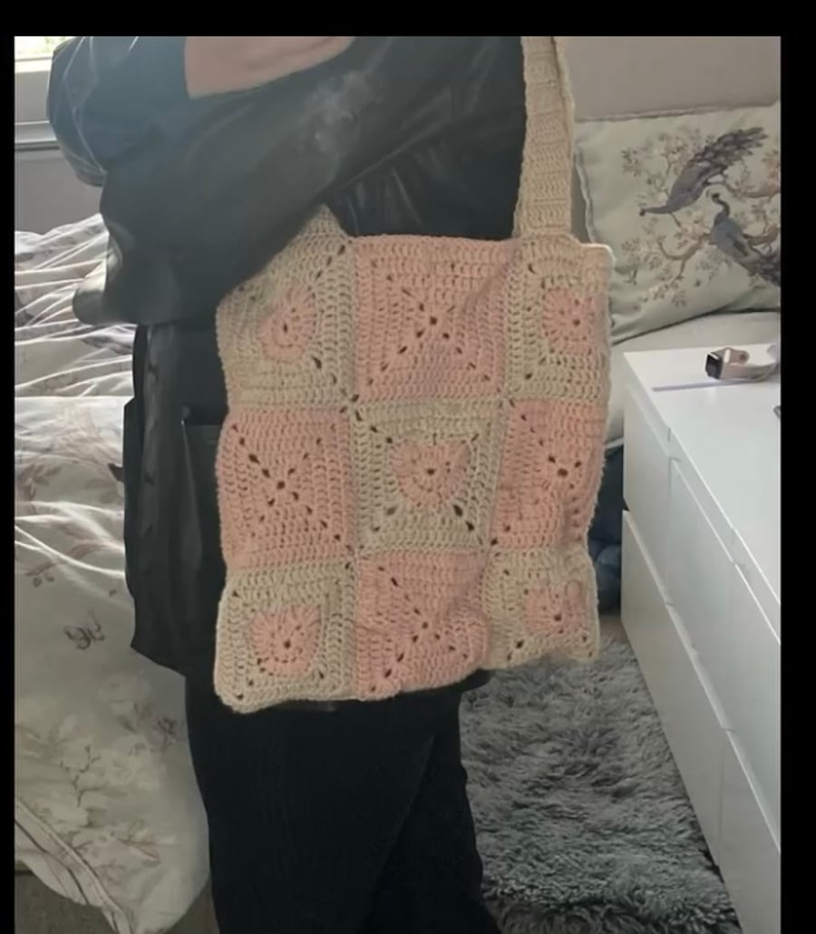 Love heart granny square crochet tote bag 
