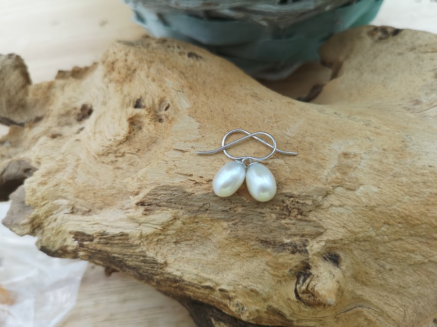 white freshwater cultured pearl earrings