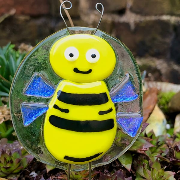 Cute glass bee has dichroic glass sparkly wings garden or plant pot decoration 