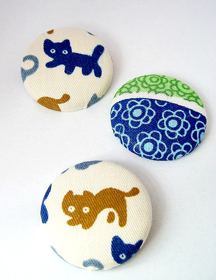 Cat & Flowers Badge Set