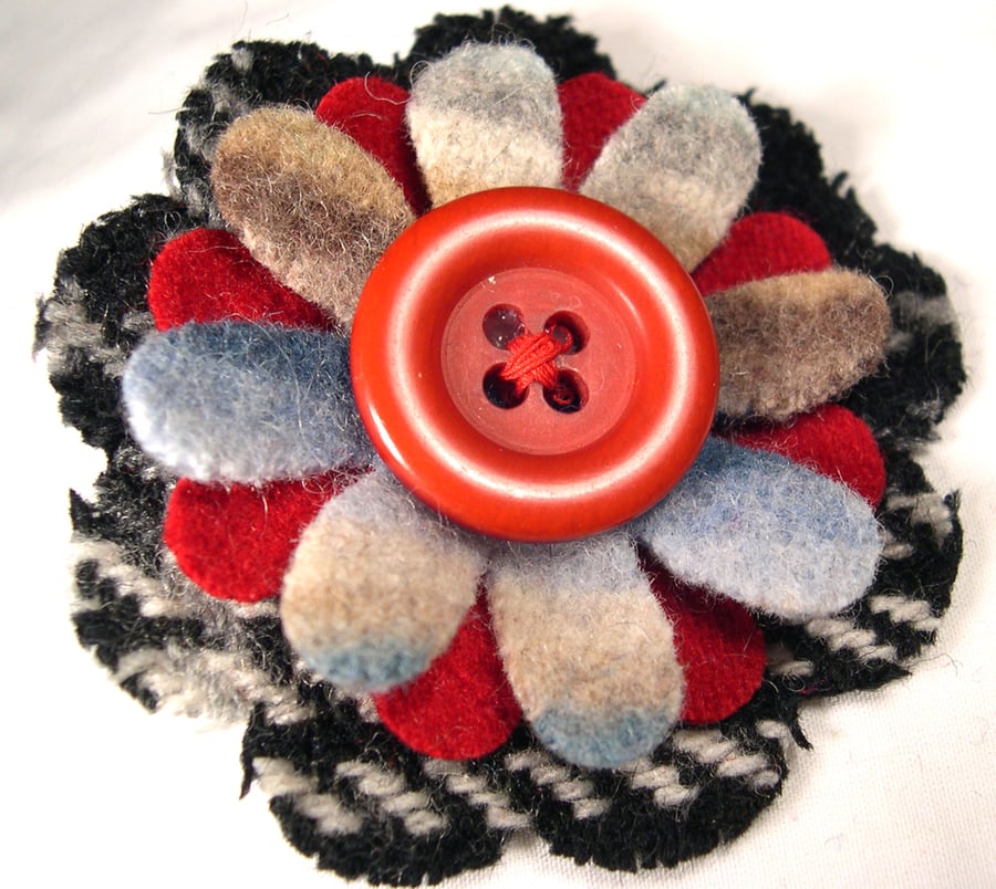 Knitted Felted Upcycled Flower Patterned Woollen wool Corsage Brooch Pin Badge