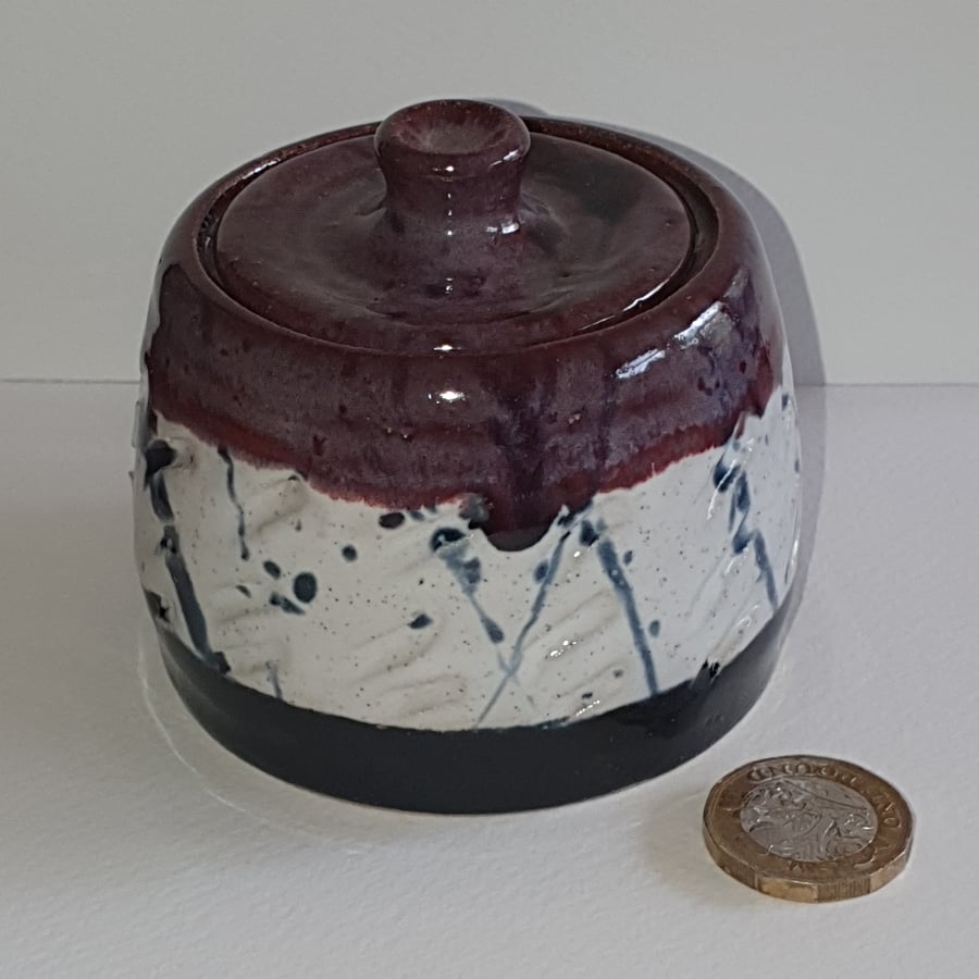Stineware pot with lid - Folksy