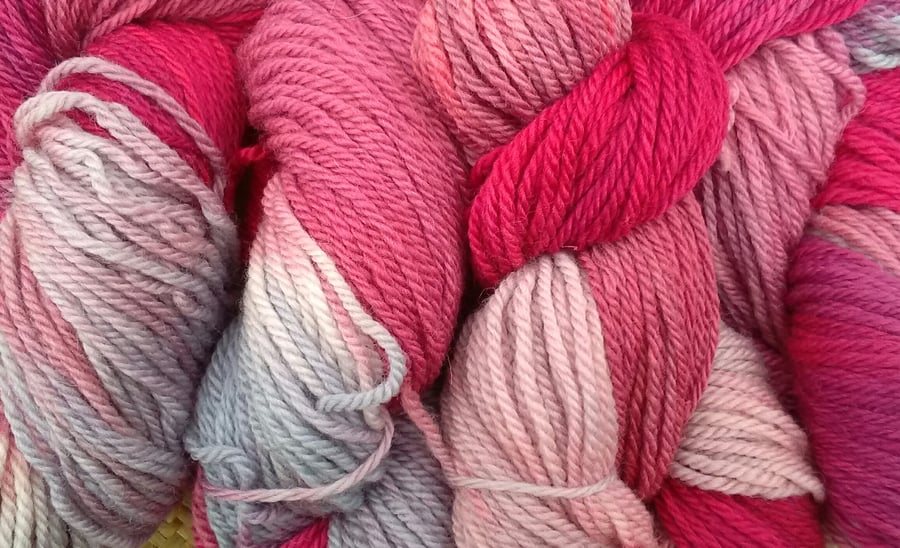 100g Hand-dyed 100% WOOL ARAN magenta pinks blues