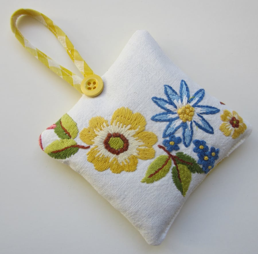 Vintage Flower Embroidered Lavender Bag
