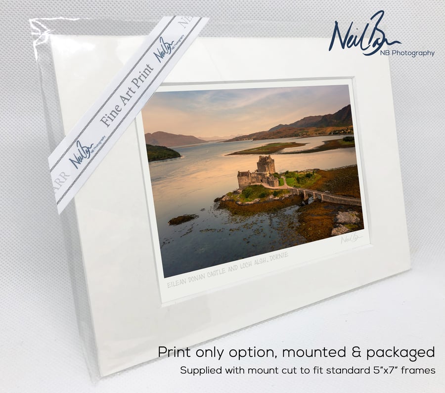 Eilean Donan Castle, Dornie, Scotland - A6 (7" x 5") Unframed Print