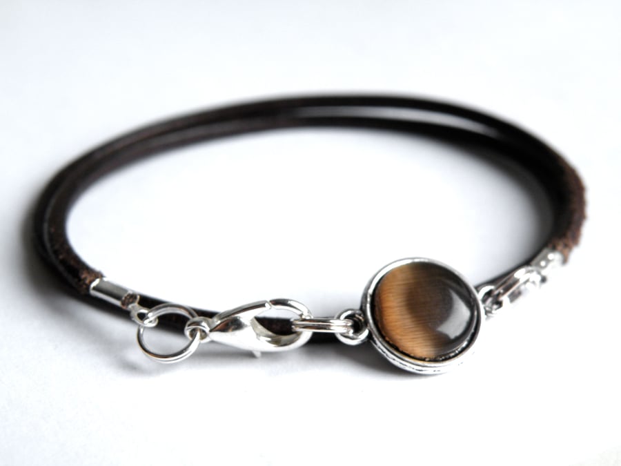 leather bracelet with brown cat eye cabochon
