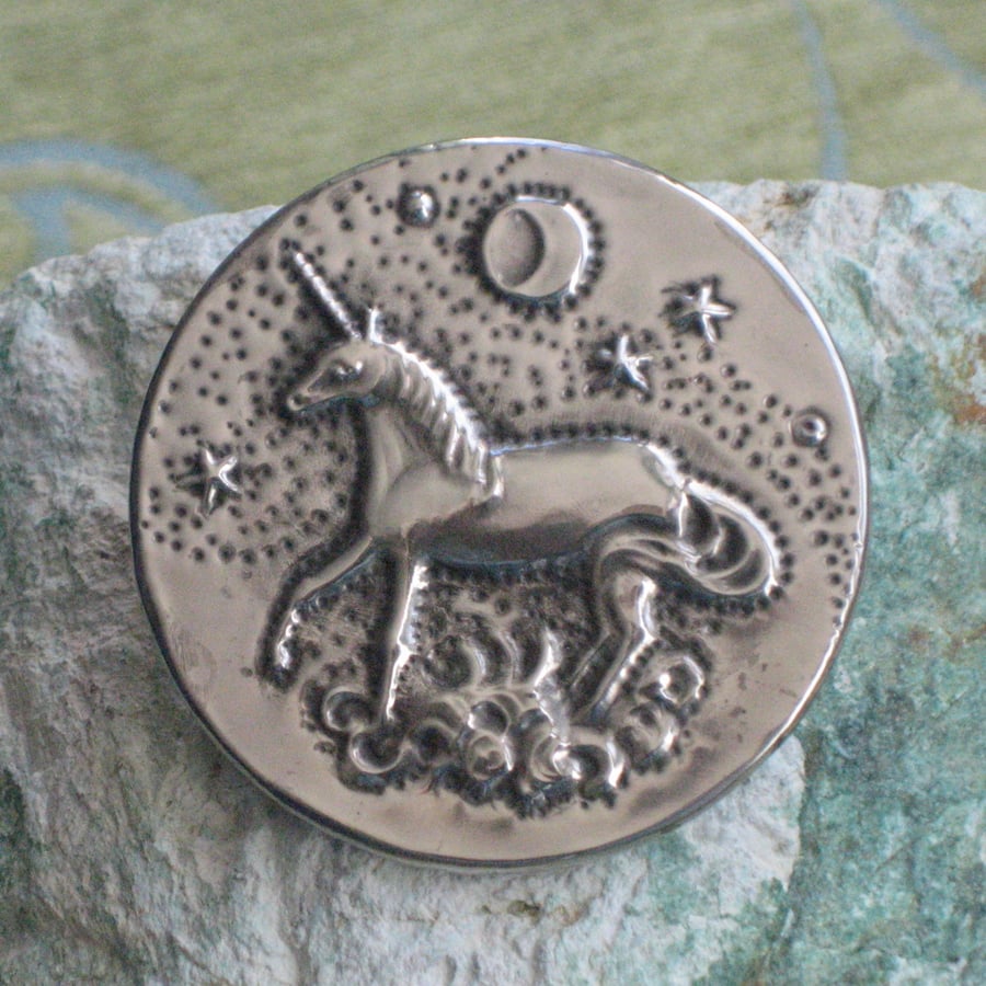 Unicorn brooch in silver pewter