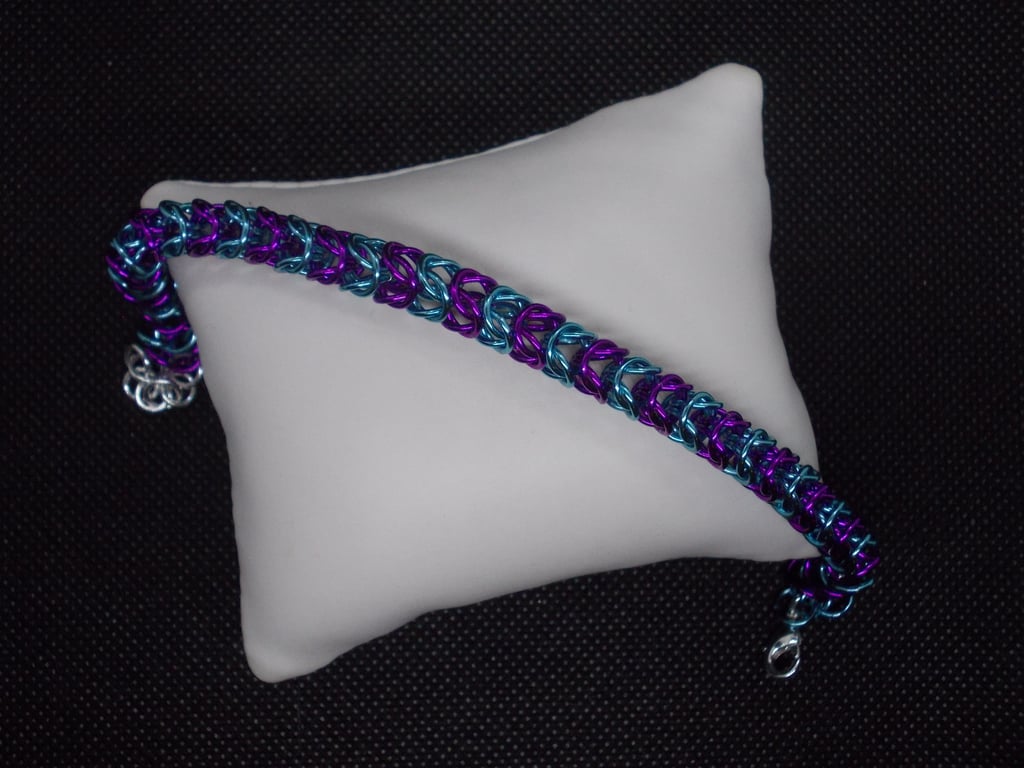 Two tone box weave chainmaille bracelet