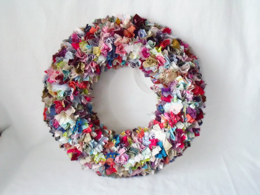flat back circular rag wreath, scrap fabric round wall hanging decoration