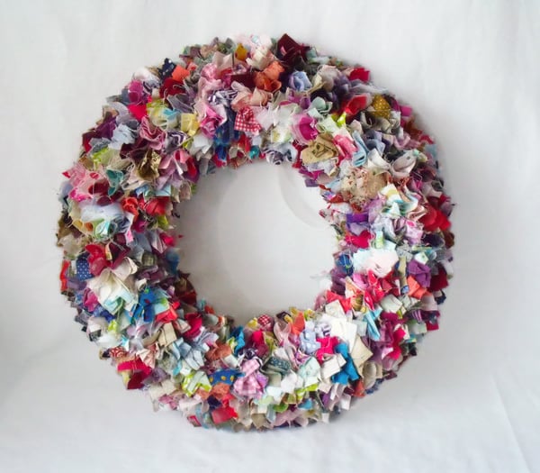 flat back circular rag wreath, scrap fabric round wall hanging decoration