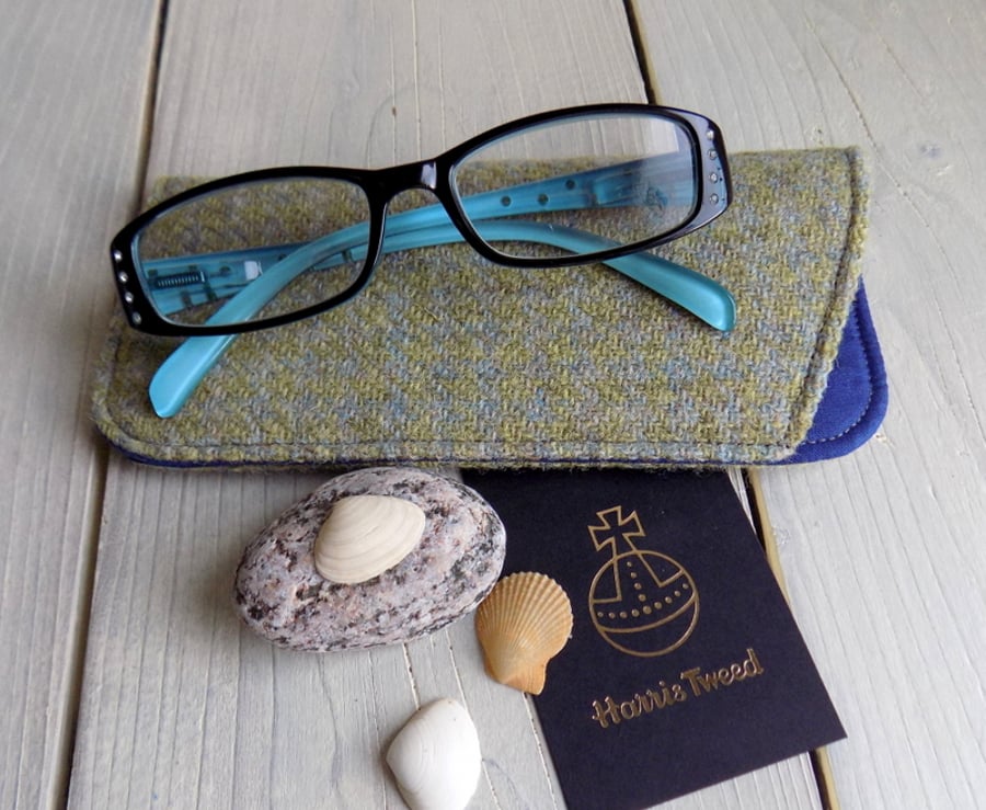 Harris Tweed eyeglasses case in duck egg blue and light green houndstooth