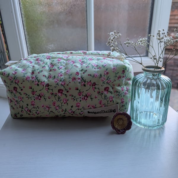 Quilted Floral Zipper Pouch - Large 