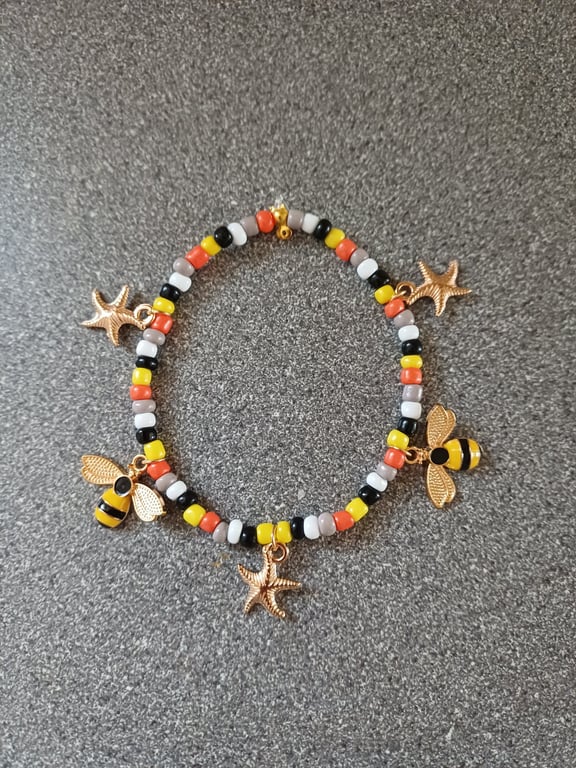 Bumblebee charm bracelet, gold bee charm bracelet, handmade bee bracelet