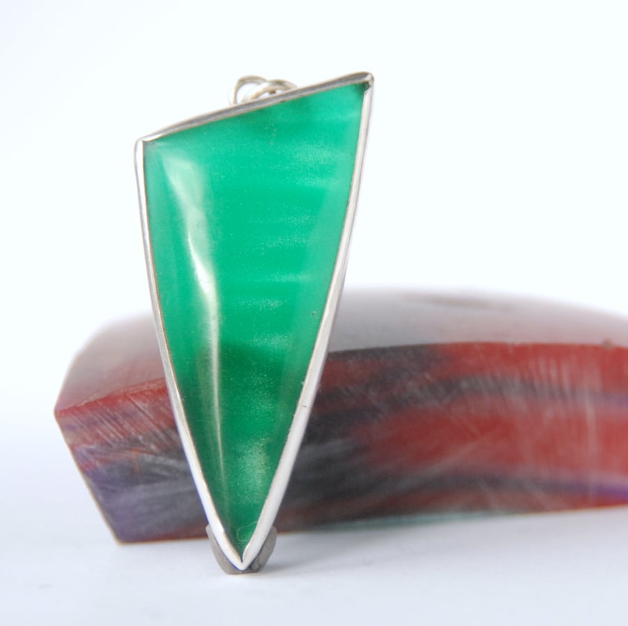 Bowlerite pendant - apple green