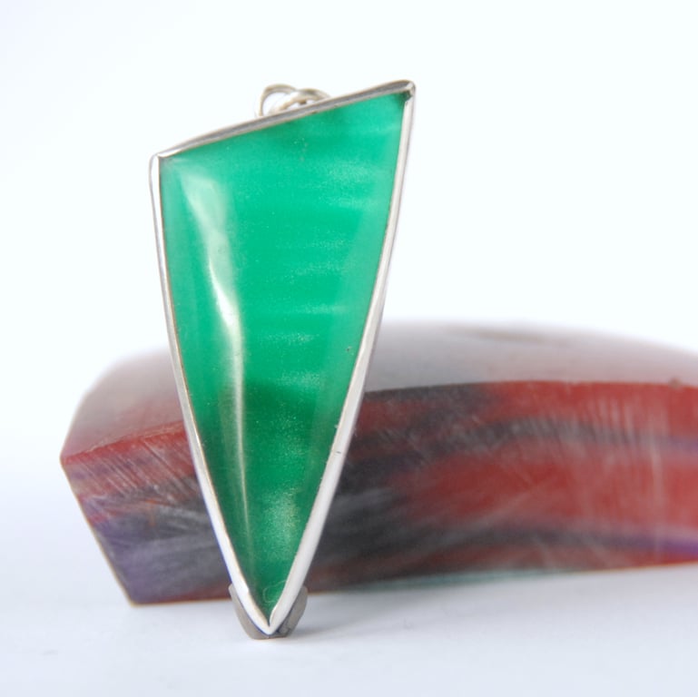 Bowlerite pendant - apple green