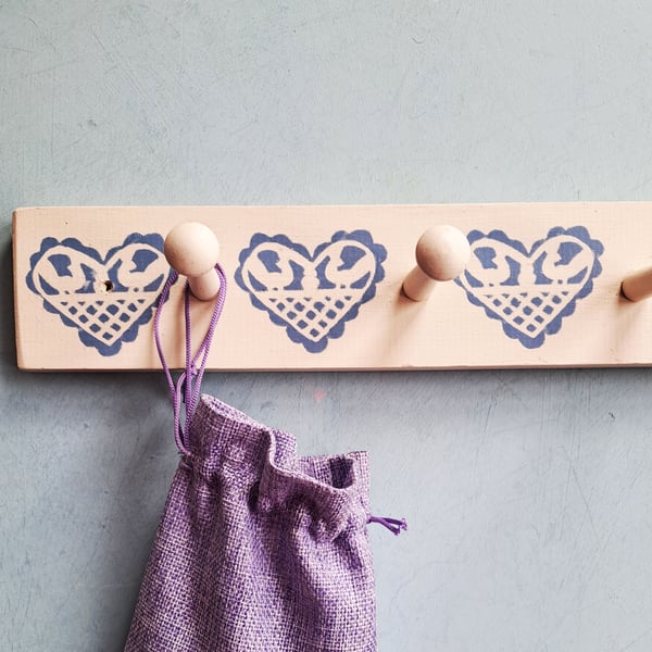 Clothes and Jewellery Rack with Hearts