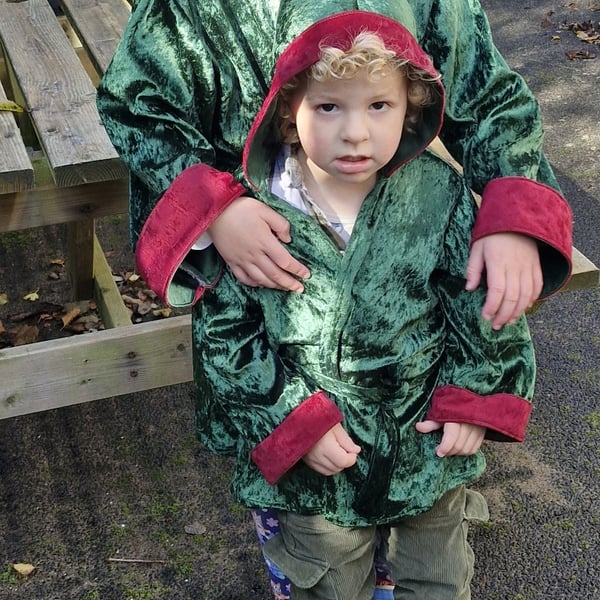 Cute Christmas Elf dressing gown with hood Size Age 3