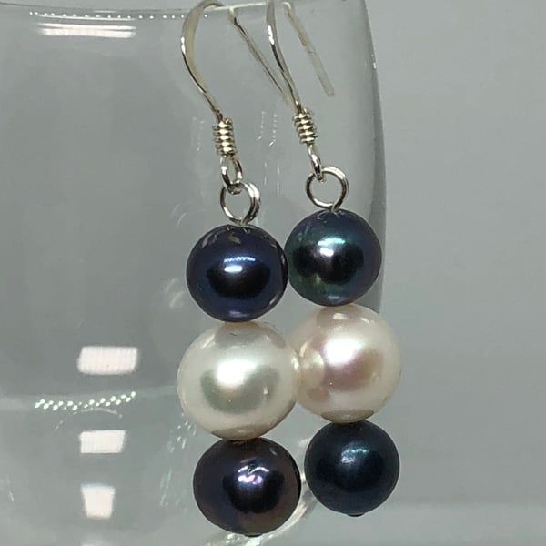 Fabulous white and black freshwater pearl & silver earrings - FREE UK DELIVERY 