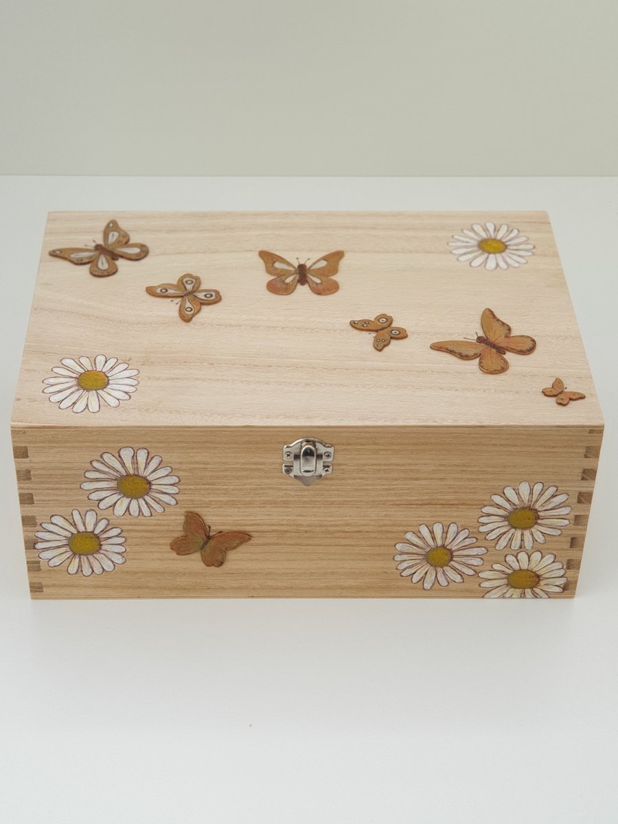Butterfly and daisy Keepsake memory box 
