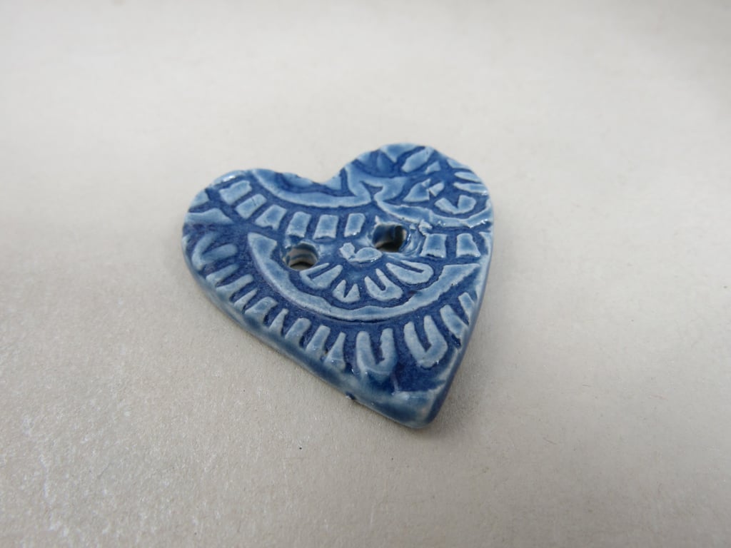 Medium Ice Blue Floral Texture Heart Shaped Ceramic Button