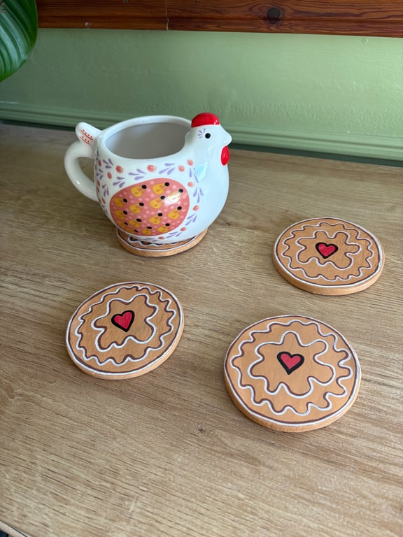 Coasters with jammy biscuit design (set of 4)