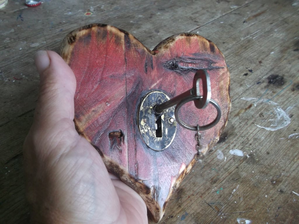 Key to my Heart. wooden heart decor