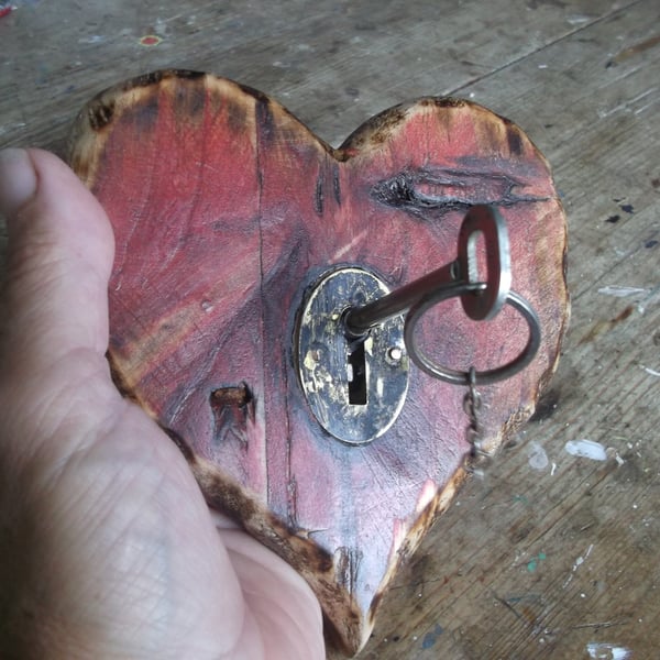 Key to my Heart. wooden heart decor