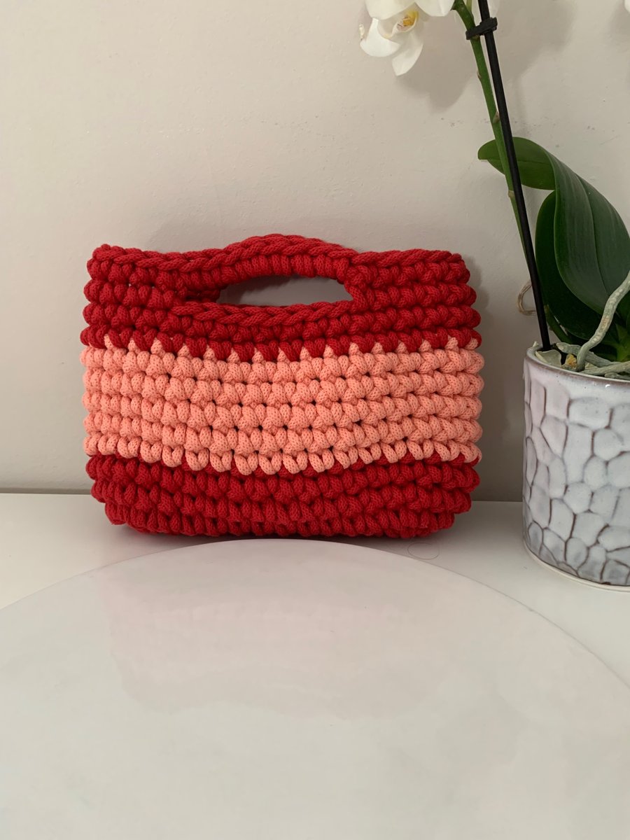 Crochet handbag