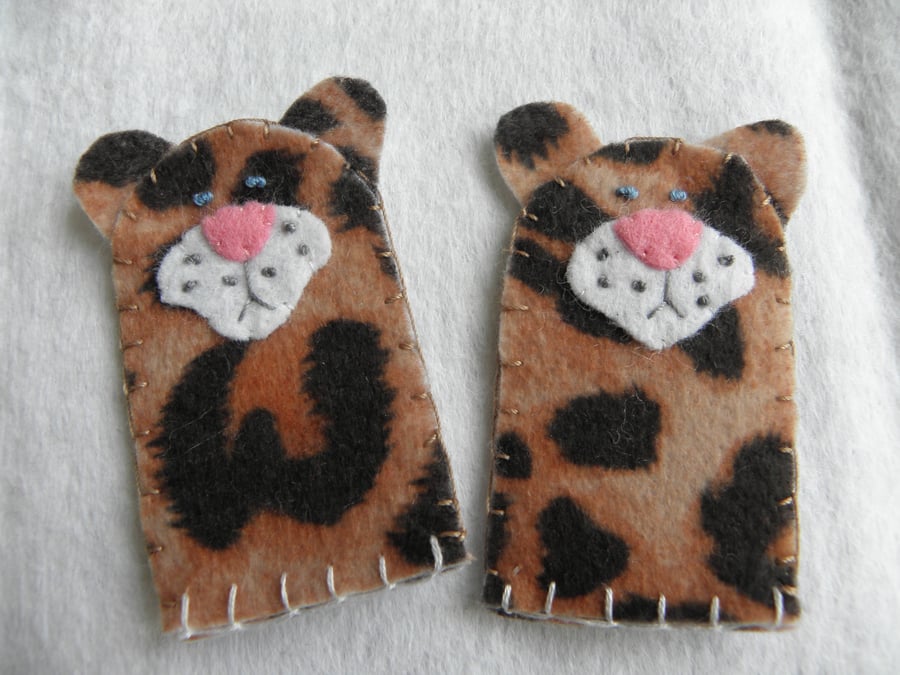 Felt Leopard Animal Finger Puppet with embroidered detail