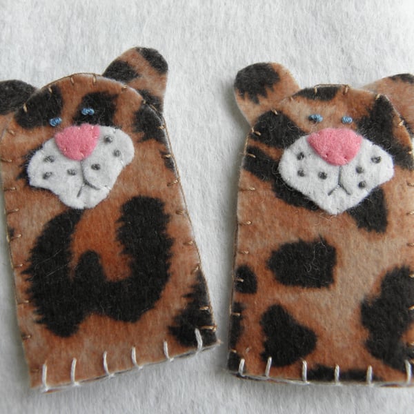 Felt Leopard Animal Finger Puppet with embroidered detail