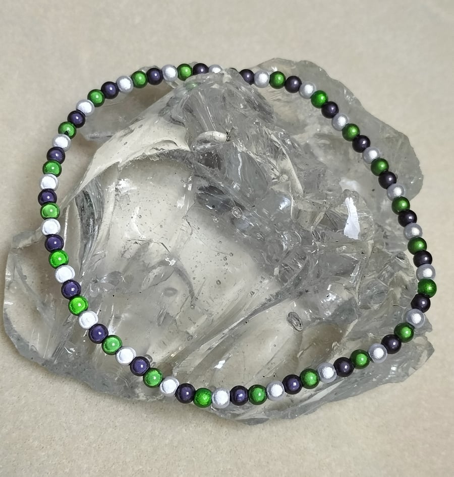 AL119a Green, black and silver miracle bead anklet, 9.5"