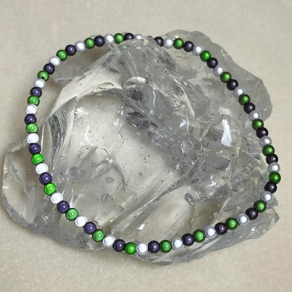 AL119a Green, black and silver miracle bead anklet, 9.5"