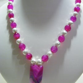 White Shell Pearl and Fuchsia Agate Pendant Necklace 