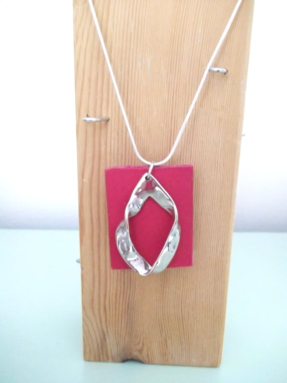 Contemporary Silver & Bright  Pink Pendant Necklace 18"