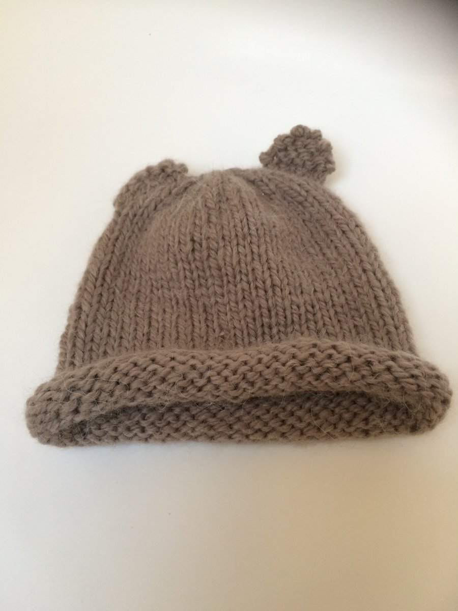 Teddy bear beanie hat for baby aged 0 to 3 months. 