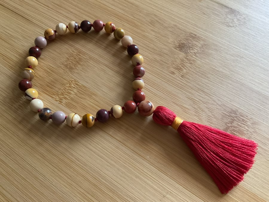 Pocket Mala hand knotted 27 bead mantra anxiety worry relief (Mookaite)