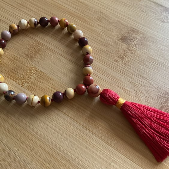Pocket Mala hand knotted 27 bead mantra anxiety worry relief (Mookaite)