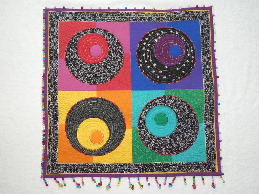 Quilt Wall hanging. Circles Quilt with beaded Trim. 