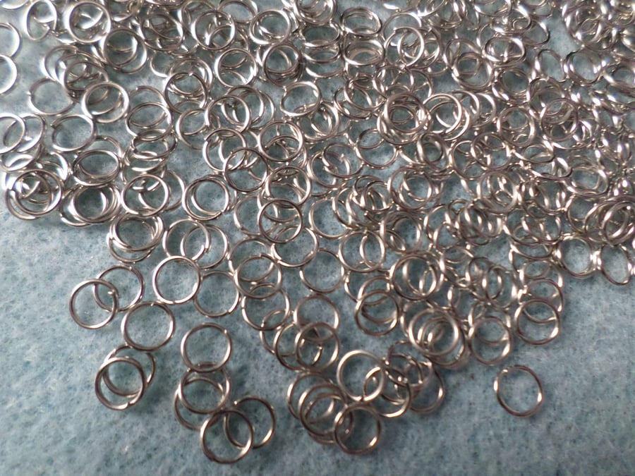50 x Silver Tone Jumprings - Unsoldered - 8mm 