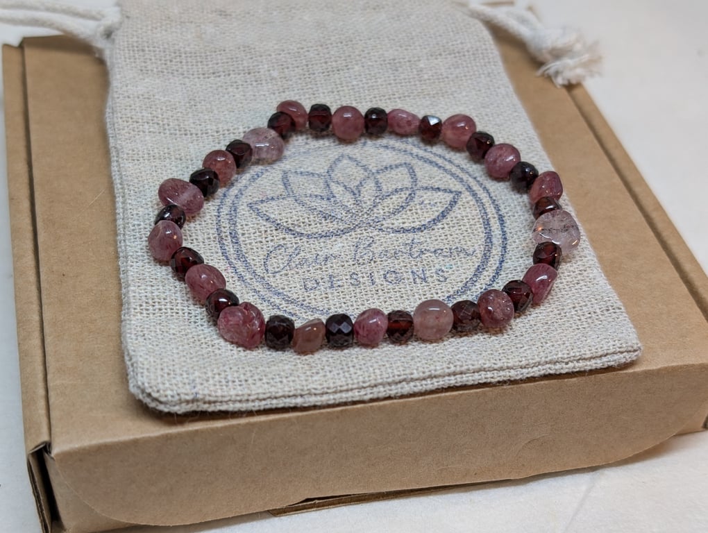 Strawberry quartz and garnet gemstone stretch bracelet 