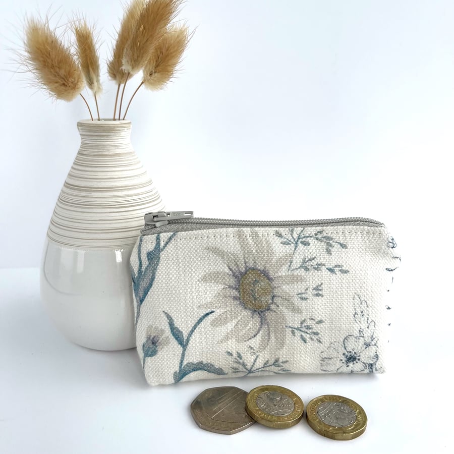 Small Coin Purse with Summer Meadow Daisy