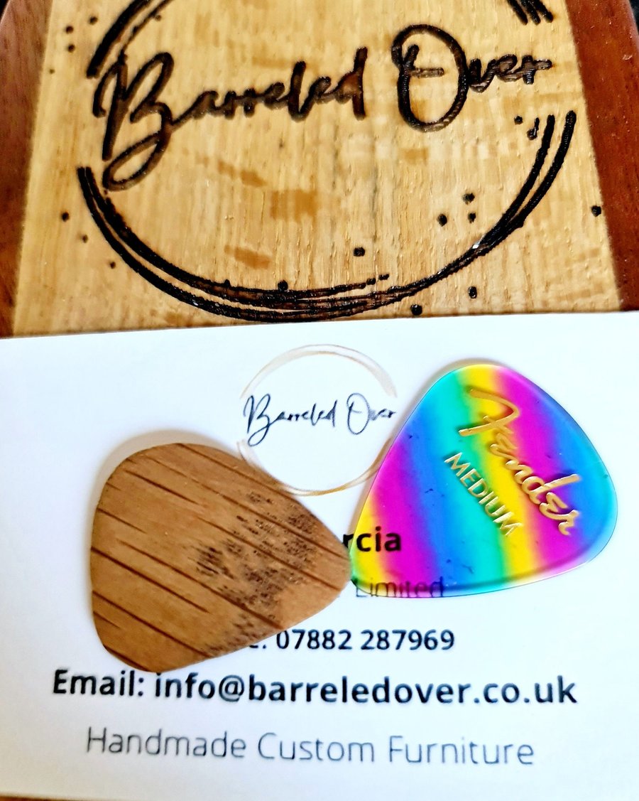 Handmade Oak Guitar Plectrum Guitar Pick