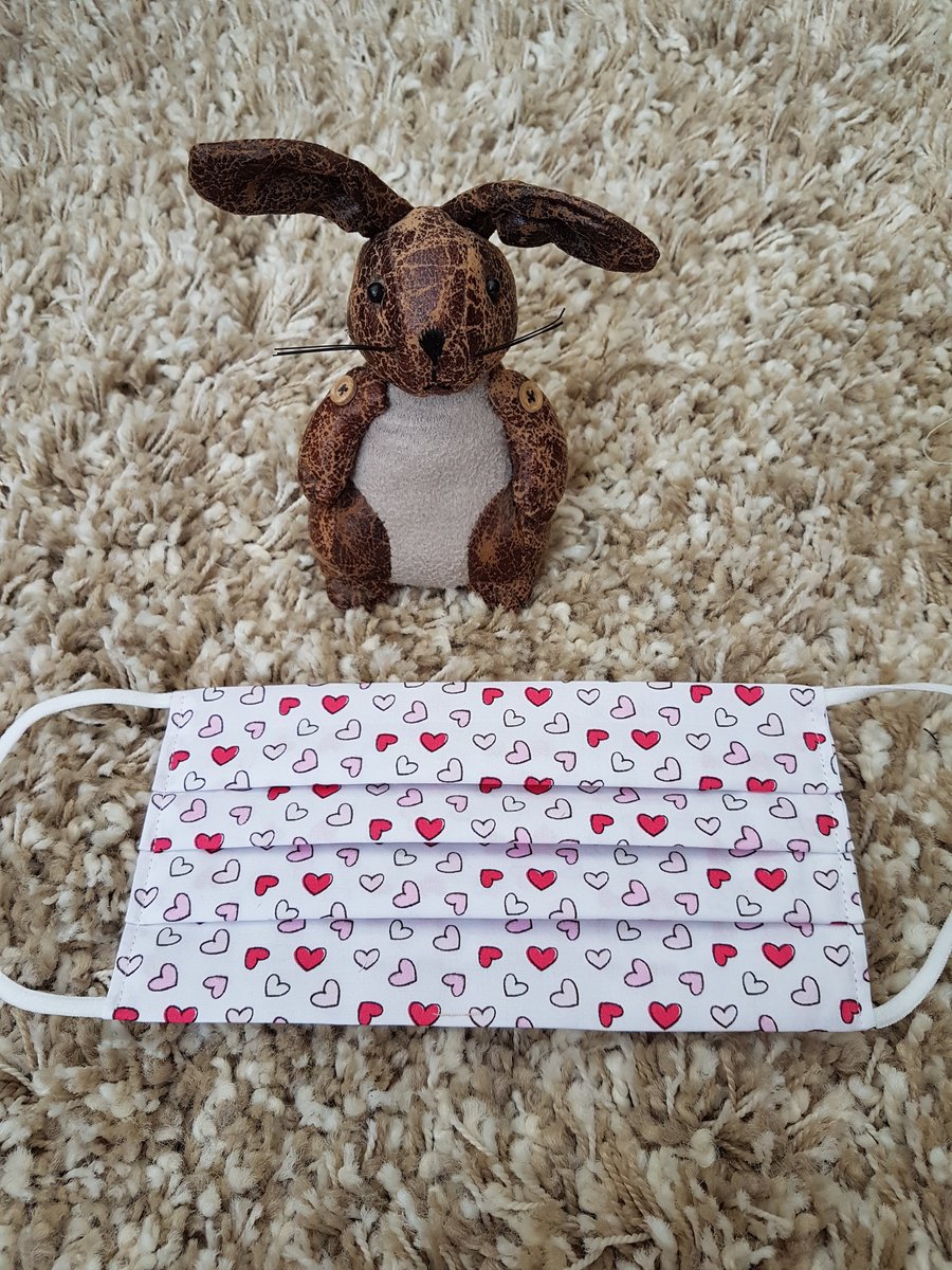 Adult face covering – Pink Hearts print