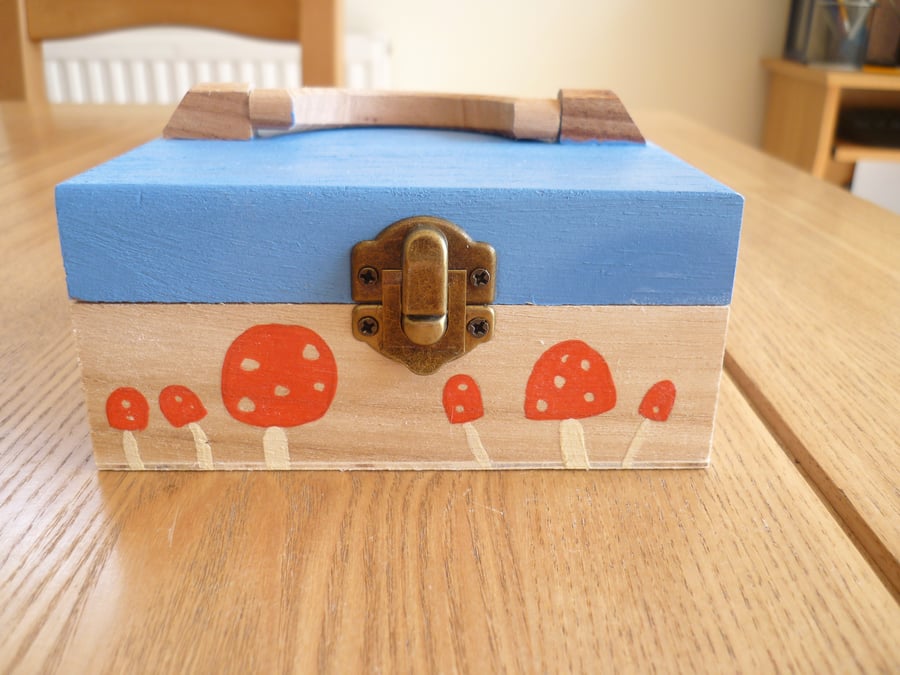 Free Postage - Mushroom Box