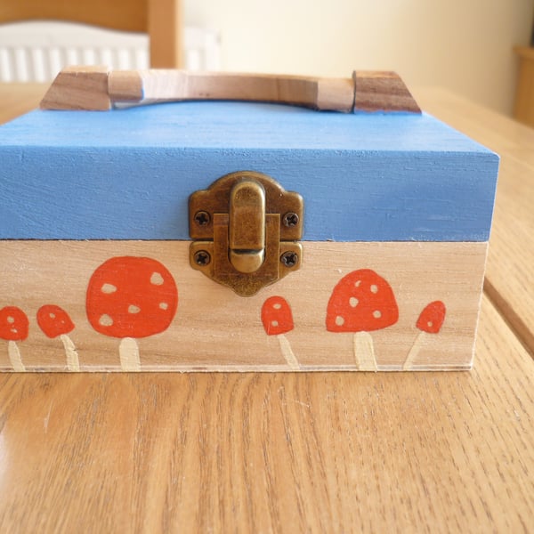 Free Postage - Mushroom Box