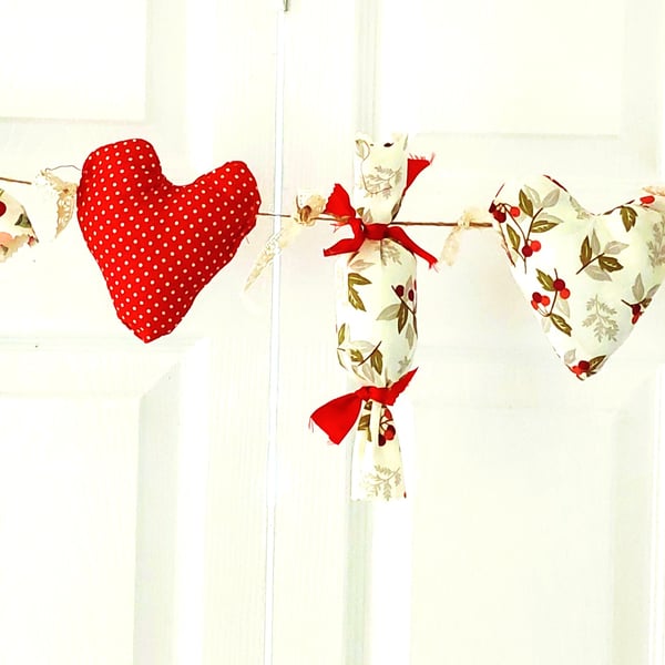 Fabric Garland: Hearts and candies