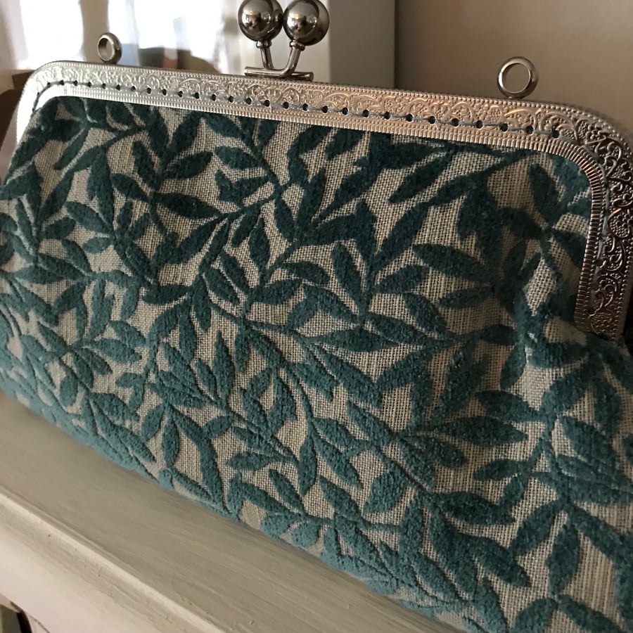 Vintage look - Teal velour clasp purse 20cm